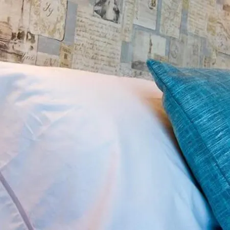 桑普如登尚酒店 2* 吉塔里亚